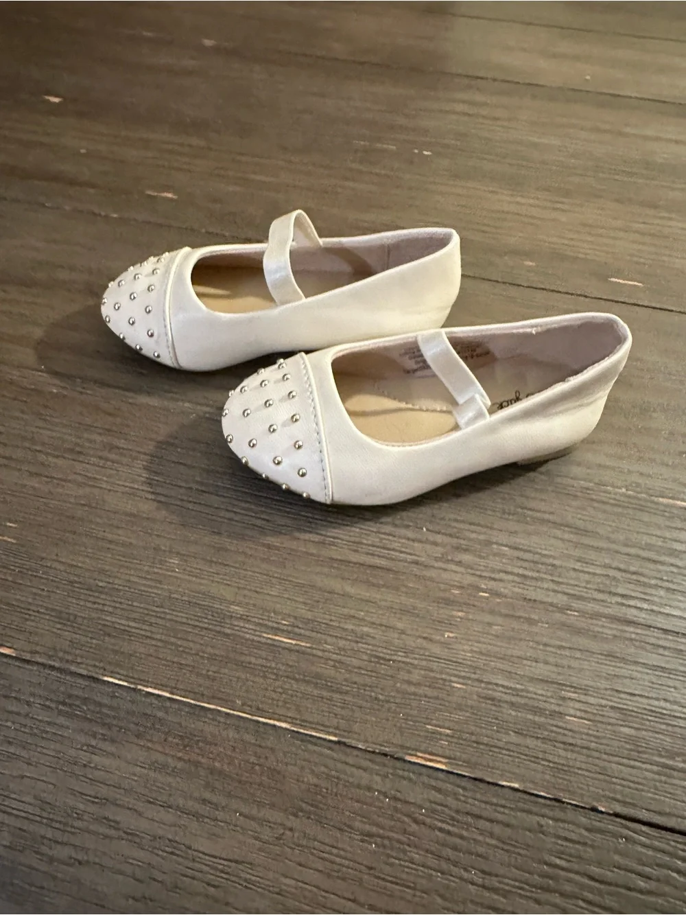 Girls toddler Sz 5 Cream Mary Jane Flats with Studded Toe